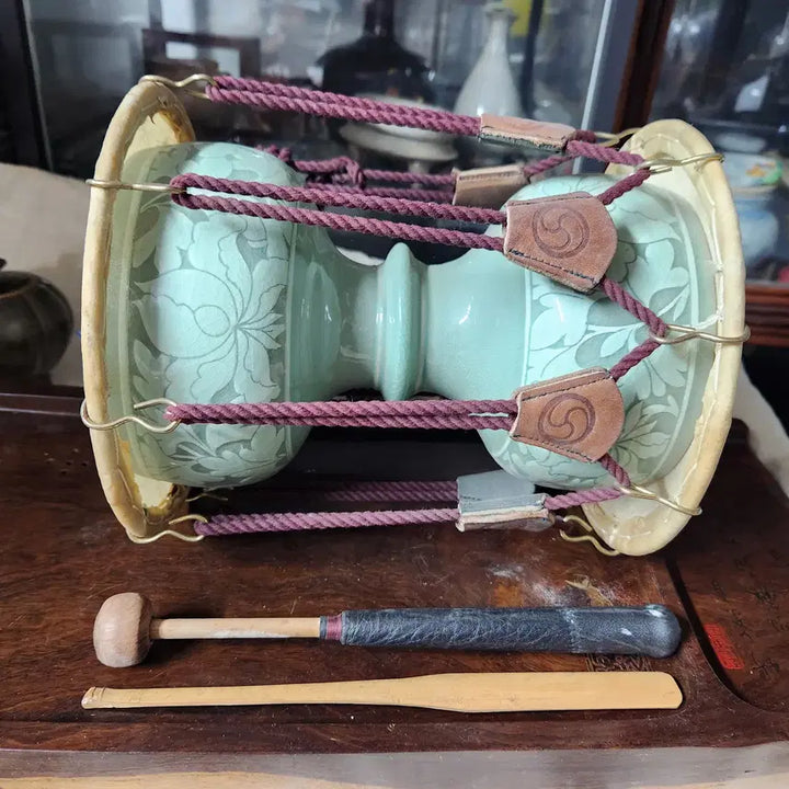 [BUNJANG] Goryeo Celadon Porcelain Janggu Drum / 고려정자 당초문 도자기장구