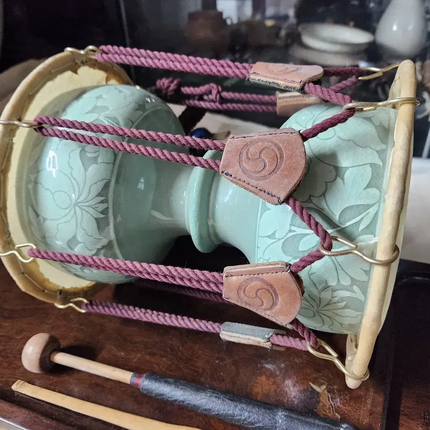 [BUNJANG] Goryeo Celadon Porcelain Janggu Drum / 고려정자 당초문 도자기장구