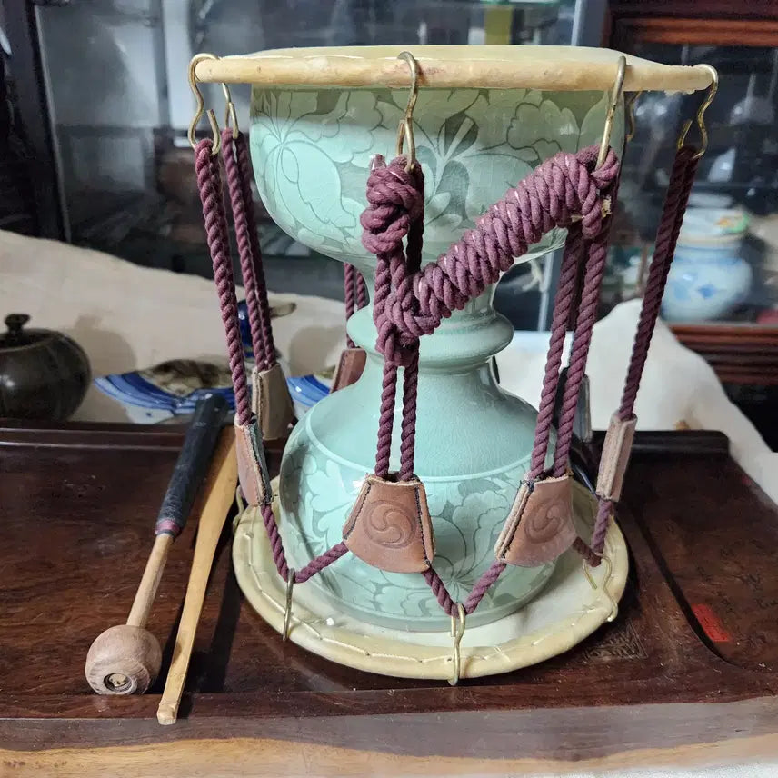 [BUNJANG] Goryeo Celadon Porcelain Janggu Drum / 고려정자 당초문 도자기장구