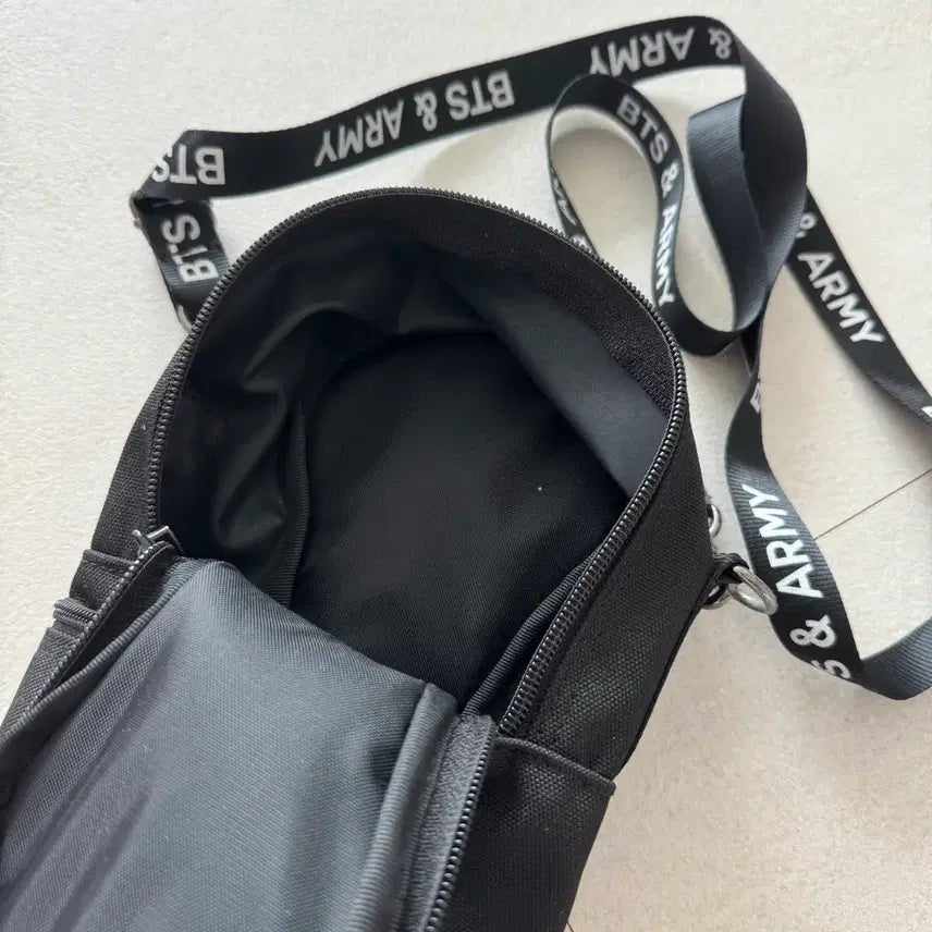 [BUNJANG] BTS ARMY BOMB Pouch / BTS 방탄소년단 아미밤 파우치 ARMY BOMB POUCH 비공굿