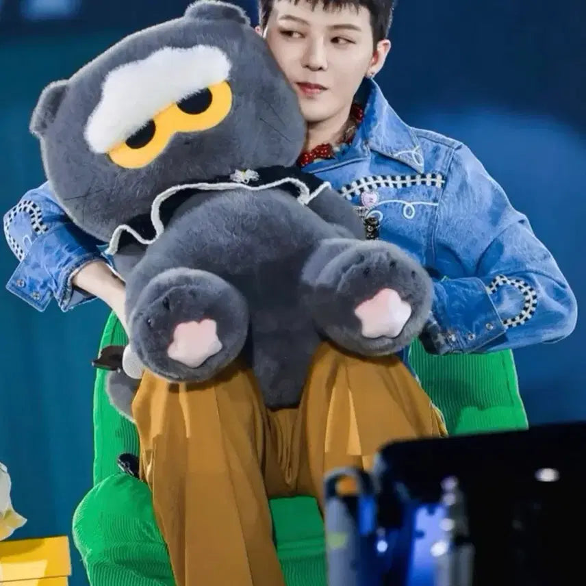 [BUNJANG] G-Dragon Joanne Friends Joa Big Plush Doll / 지드래곤 조앤프렌즈 조아 빅 플러쉬 대형 인형 지디