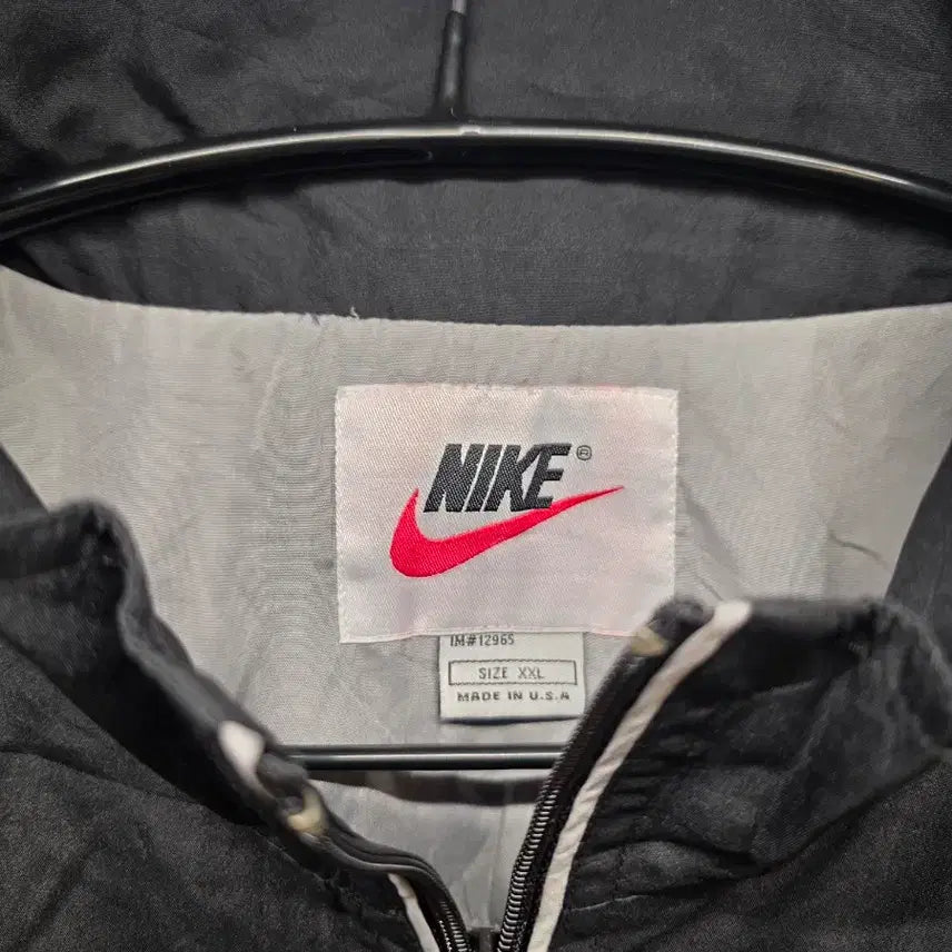 [BUNJANG] Nike Black/Grey Windbreaker Jacket / 나이키 블랙/회색 바람막이 자켓