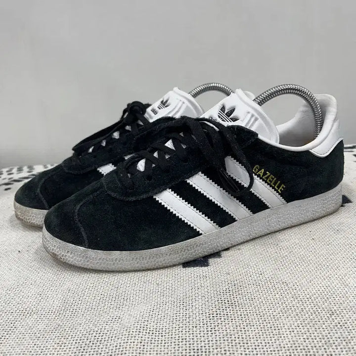 [BUNJANG] Adidas Gazelle Black Sneakers 235 / 아디다스 가젤 블랙 스니커즈 235 E02822