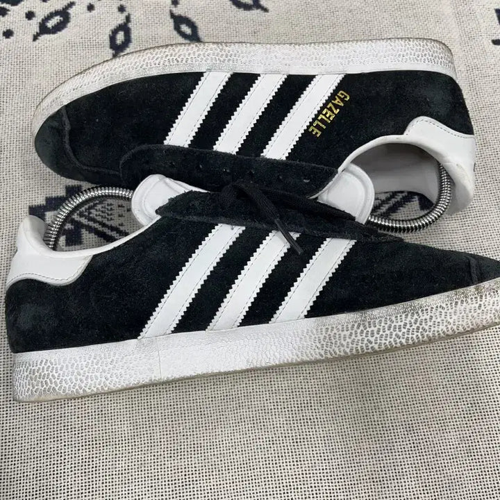 [BUNJANG] Adidas Gazelle Black Sneakers 235 / 아디다스 가젤 블랙 스니커즈 235 E02822