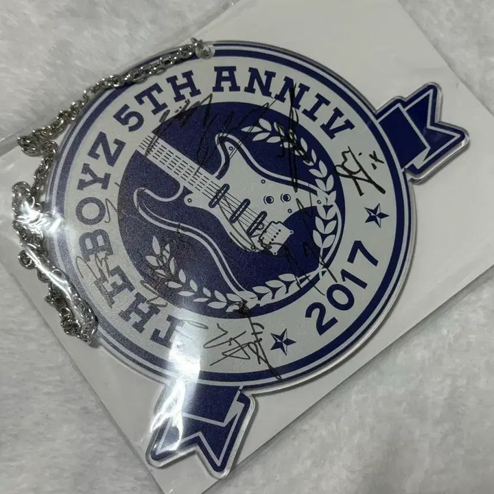 [BUNJANG] The Boyz The Azit Signed Goods / 더보이즈 더아지트 싸인 굿즈 양도 판매