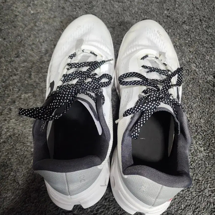 [BUNJANG] OnRunning Cloudmonster White Sneakers / 온러닝 클라우드 몬스터 화이트  280