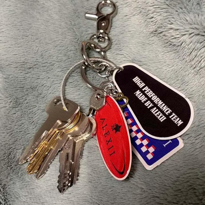 [SOLD OUT] 알렉시 투머치 키링