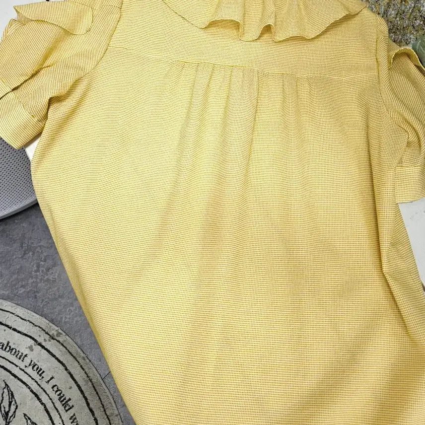 [SOLD OUT] 라인 프릴 여름 반팔 블라우스(55)