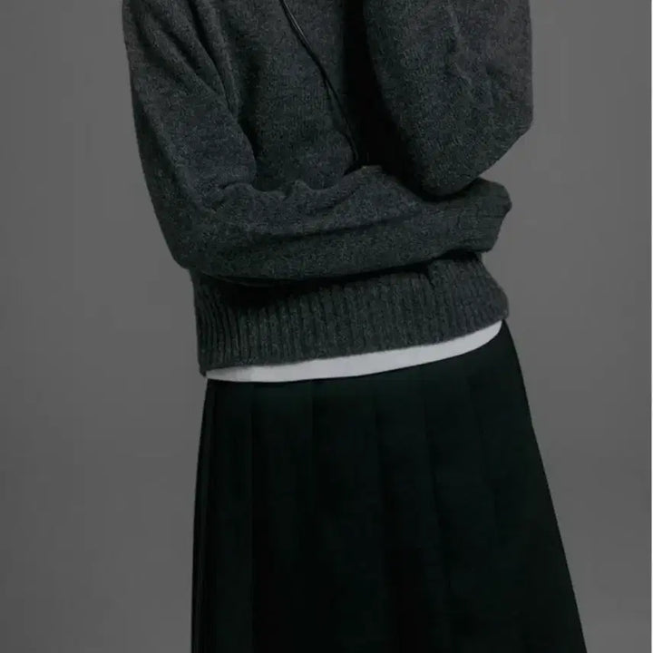 [SOLD OUT] 얼바닉30 Rigby V-neck knit 차콜