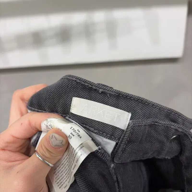 [BUNJANG] Arket Denim Bermuda Shorts / (30인치) 아르켓 캐주얼 스트릿 흑청 반바지 데님 버뮤다 팬츠
