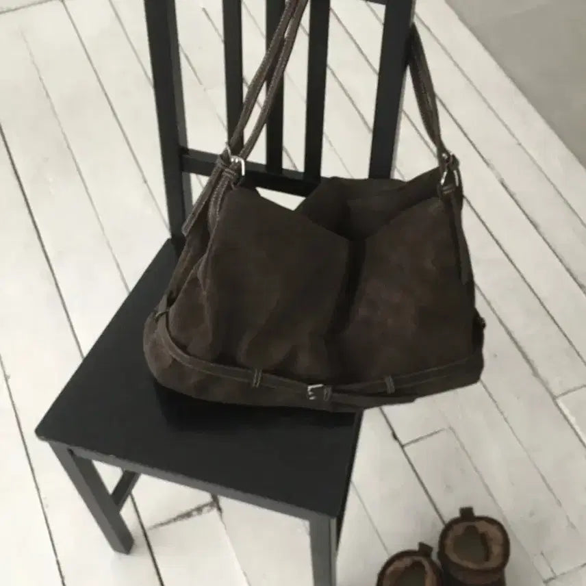 [BUNJANG] Stitch Strap Tote Shoulder Bag / 스티치 스트랩 보부상 숄더백 브라운
