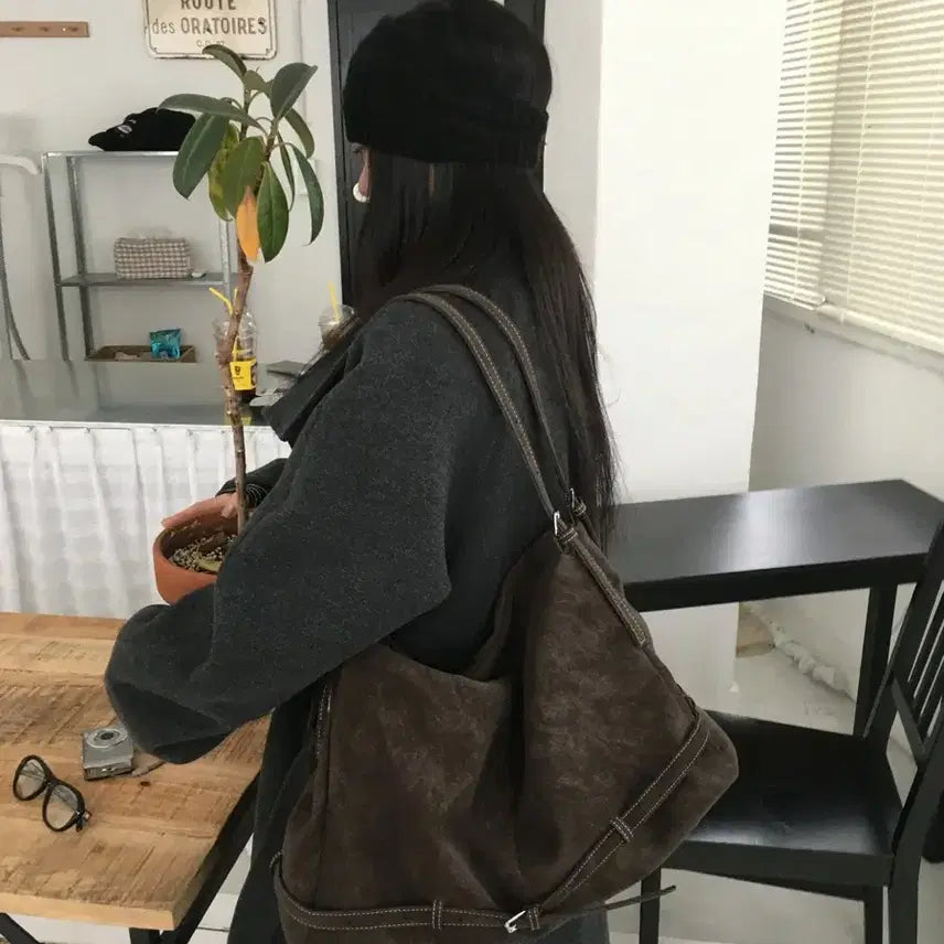 [BUNJANG] Stitch Strap Tote Shoulder Bag / 스티치 스트랩 보부상 숄더백 브라운