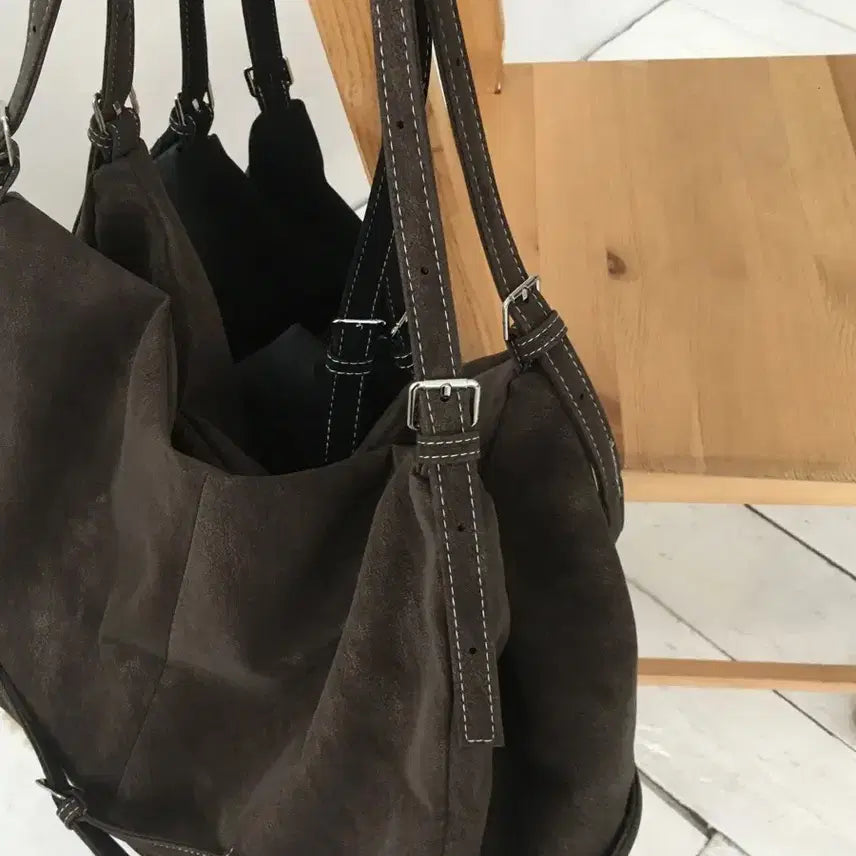 [BUNJANG] Stitch Strap Tote Shoulder Bag / 스티치 스트랩 보부상 숄더백 브라운