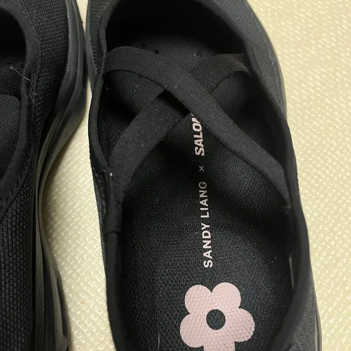 [SOLD OUT] 살로몬 샌디리앙 메리제인 블랙 250