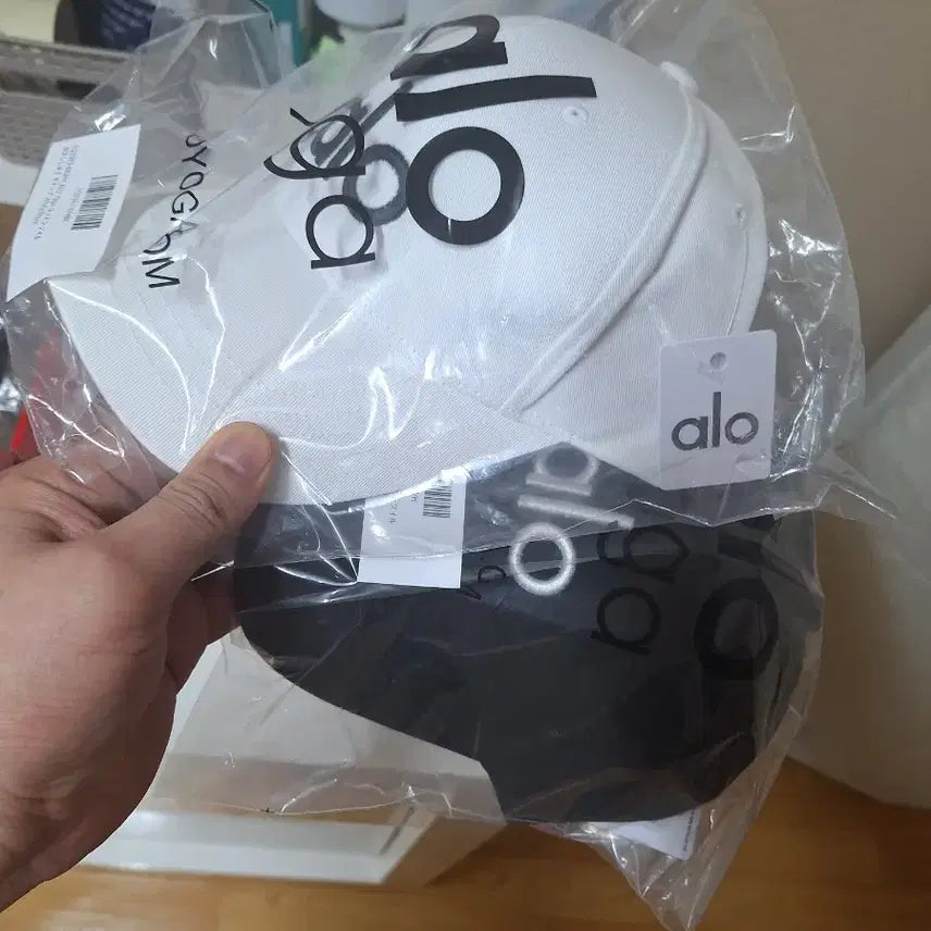 [BUNJANG] Alo Yoga Ball Cap White/Black Bundle Set / 알로 요가 볼캡 화이트/블랙 세트 일괄 6.5새상품
