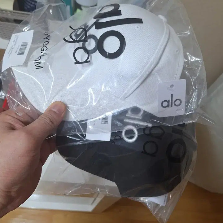 [BUNJANG] Alo Yoga Ball Cap White/Black Bundle Set / 알로 요가 볼캡 화이트/블랙 세트 일괄 6.5새상품