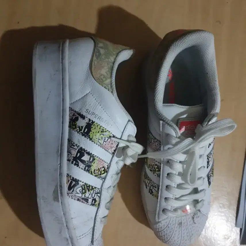[SOLD OUT] 중고 a급 정도 아디다스 슈퍼스타 245