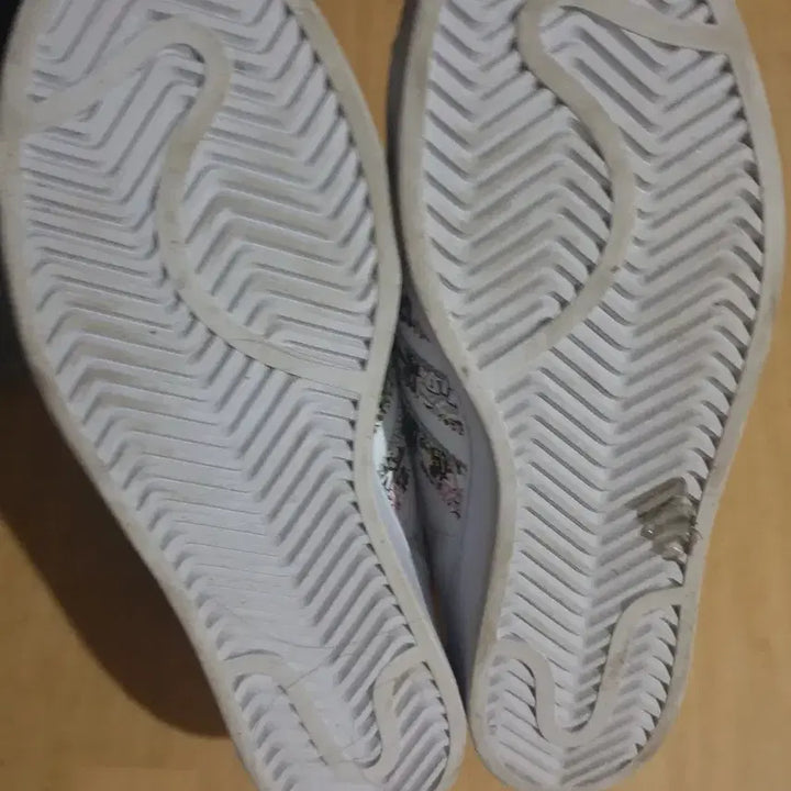 [SOLD OUT] 중고 a급 정도 아디다스 슈퍼스타 245