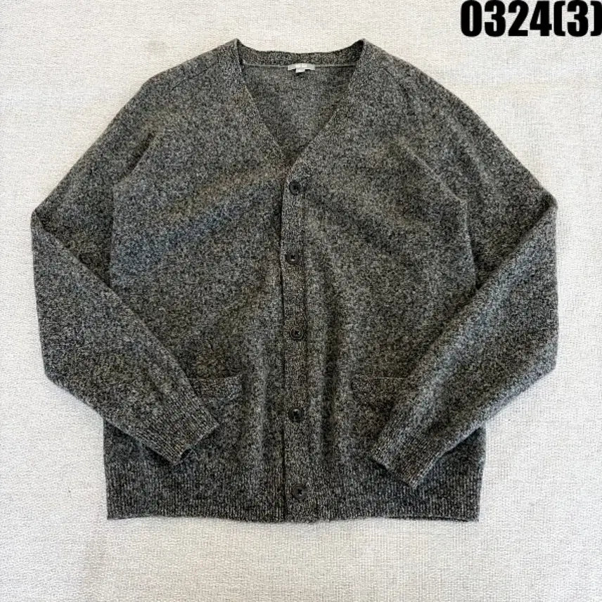 [SOLD OUT] XL 유니클로 그레이 브이넥 가디건 0324(3)
