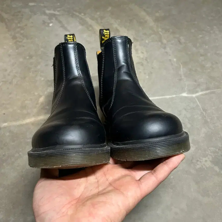 [BUNJANG] Dr. Martens 2976 Chelsea Boots Black (UK 5) / 닥터마틴 2976 첼시 부츠 블랙 (UK 5 / 240)