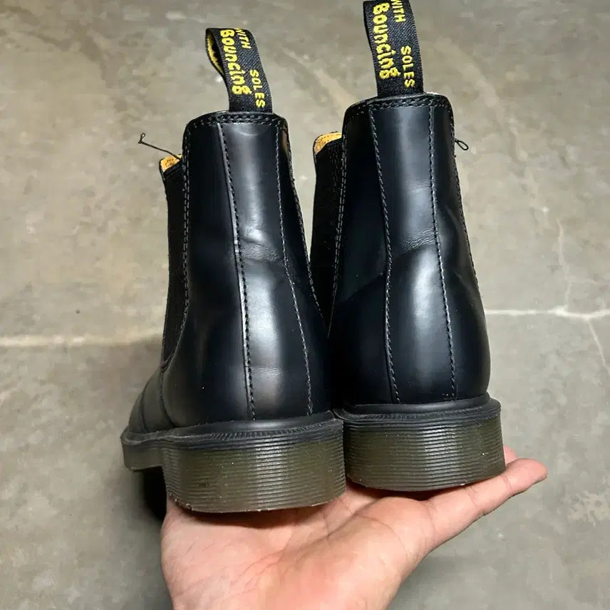 [BUNJANG] Dr. Martens 2976 Chelsea Boots Black (UK 5) / 닥터마틴 2976 첼시 부츠 블랙 (UK 5 / 240)