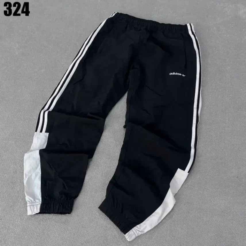 [BUNJANG] Adidas Three-Stripe Training Pants Black / 아디다스 삼선 트레이닝 바지 블랙