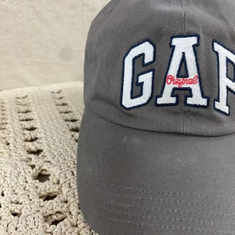 [BUNJANG] GAP Vintage Big Logo Gray Baseball Cap / [F] 갭 GAP 빈티지 빅로고 그레이 볼캡 야구 모자
