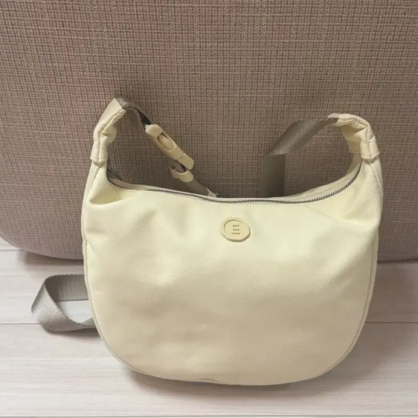 [BUNJANG] Minitmute Clo Waist Butter Crossbody Bag / 미닛뮤트 clo waist butter