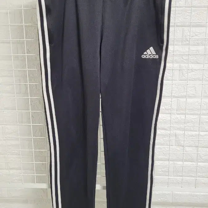 [BUNJANG] Adidas Sportswear Black and White Logo Track Pants / [XL]아디다스 스포츠웨어 블랙X화이트로고 검흰 티로15 트랙팬츠 XL