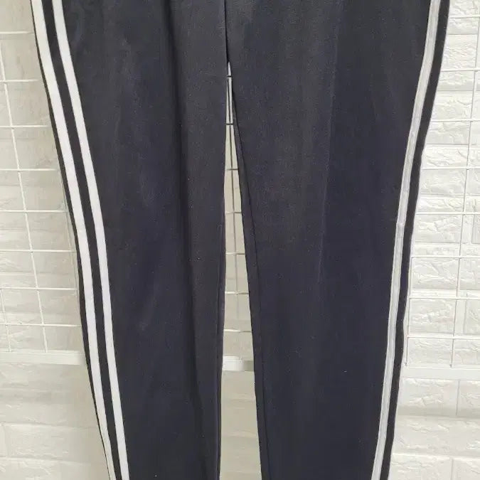 [BUNJANG] Adidas Sportswear Black and White Logo Track Pants / [XL]아디다스 스포츠웨어 블랙X화이트로고 검흰 티로15 트랙팬츠 XL