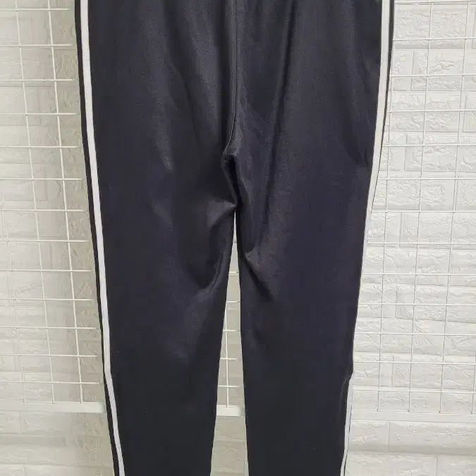 [BUNJANG] Adidas Sportswear Black and White Logo Track Pants / [XL]아디다스 스포츠웨어 블랙X화이트로고 검흰 티로15 트랙팬츠 XL