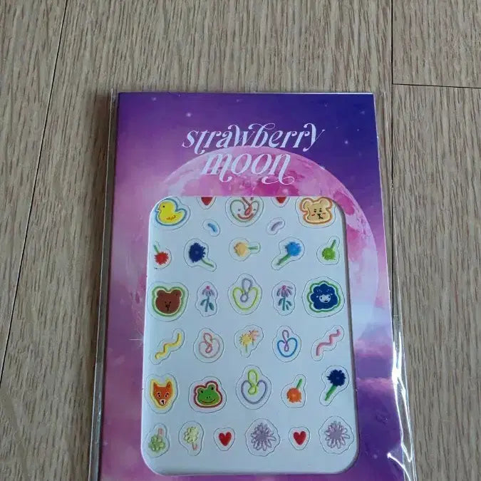 [SOLD OUT] 아이유 스트로베리문 네일 스티커