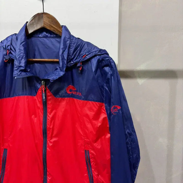 [BUNJANG] Nepa Outdoor Colorblock Hooded Windbreaker Jacket / (105) 네파 아웃도어 홑겹 배색 후드 봄 바람막이 자켓