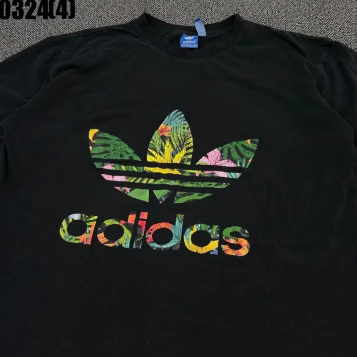 [SOLD OUT] 아디다스 플라워 트레포일 블랙 반팔티