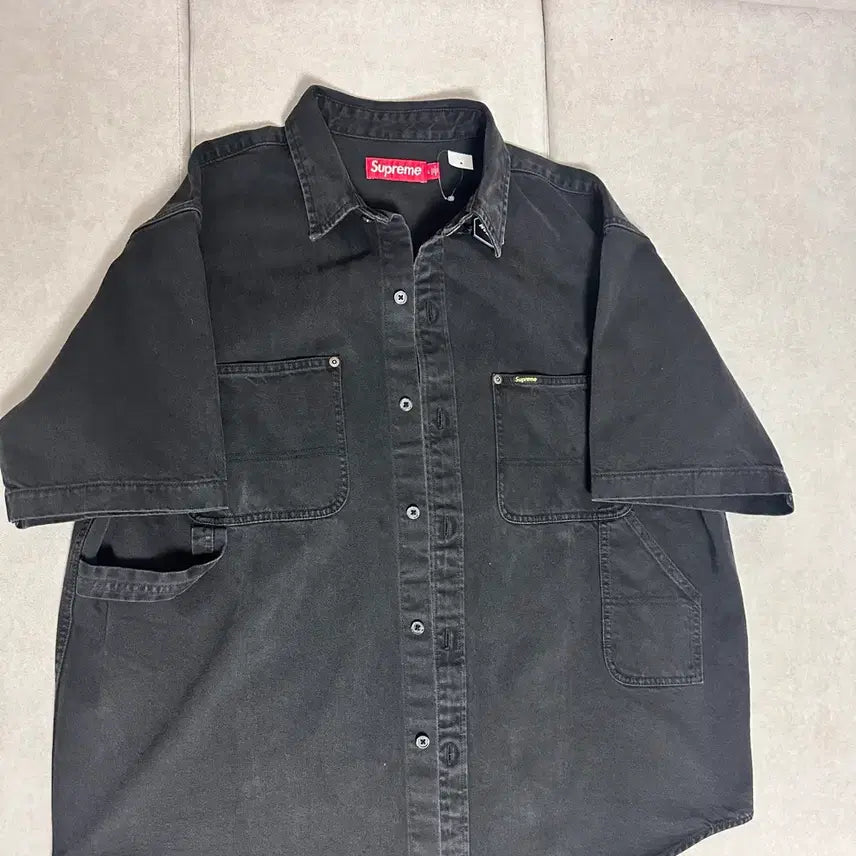 [SOLD OUT] 슈프림 루즈핏 숏슬리브 데님 페인터 셔츠 블랙 - 24SS