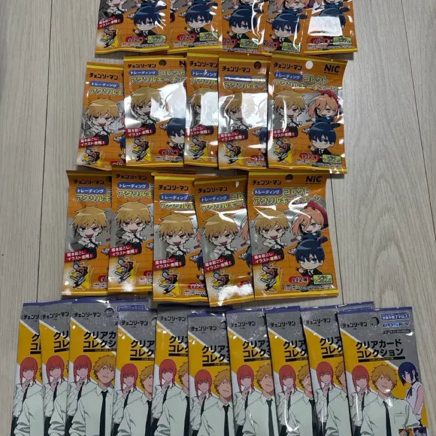 [BUNJANG] Chain saw Man Acrylic Keyring &amp; Clear Card Bundle Set / [미개봉/일괄] 랜덤 체인소 맨 아크릴 키링 &amp; 클리어 카드