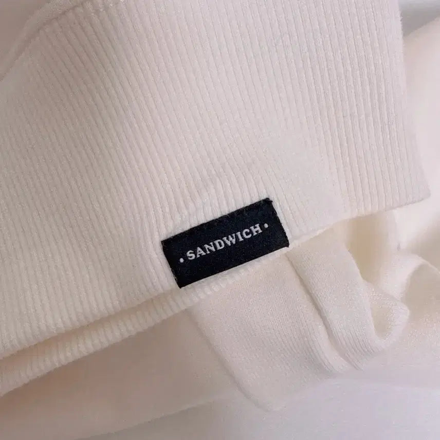[BUNJANG] LeeSeDol Sandwich Clothes (M) + Calendar + Stickers / 이세돌 두찜포카,달력 /  스티커 / 옷
