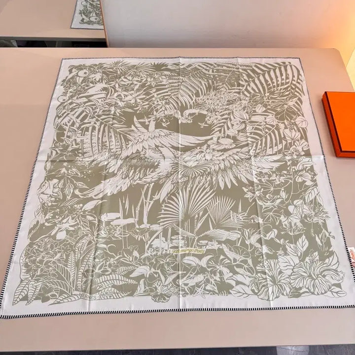 [BUNJANG] Hermes Jungle Design Green Scarf / 에르메스 패턴 스카프 그린 정글 디자인