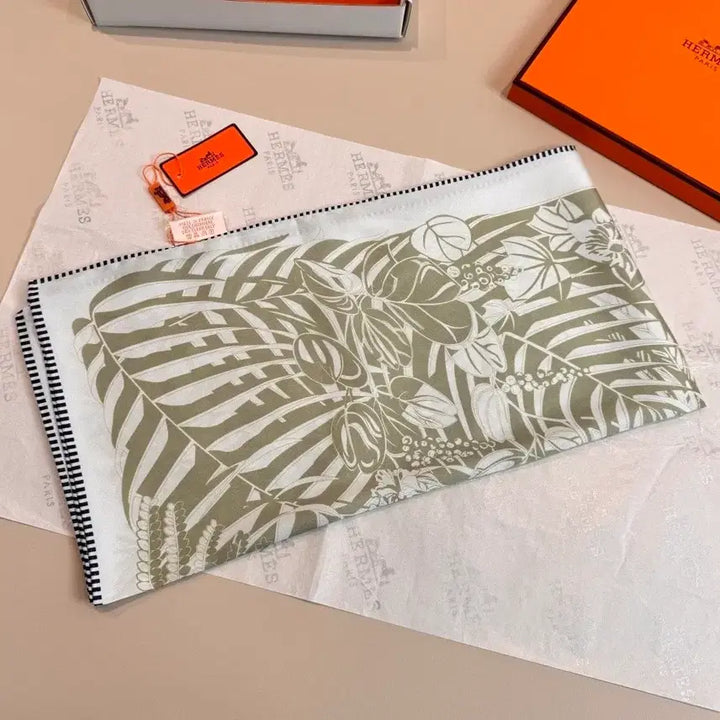 [BUNJANG] Hermes Jungle Design Green Scarf / 에르메스 패턴 스카프 그린 정글 디자인