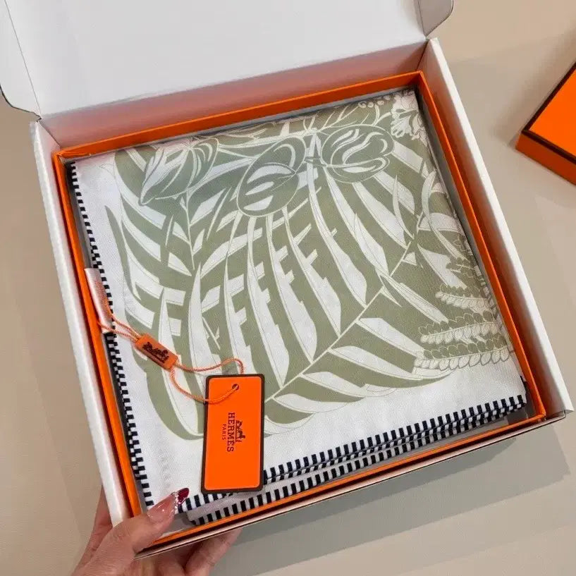 [BUNJANG] Hermes Jungle Design Green Scarf / 에르메스 패턴 스카프 그린 정글 디자인