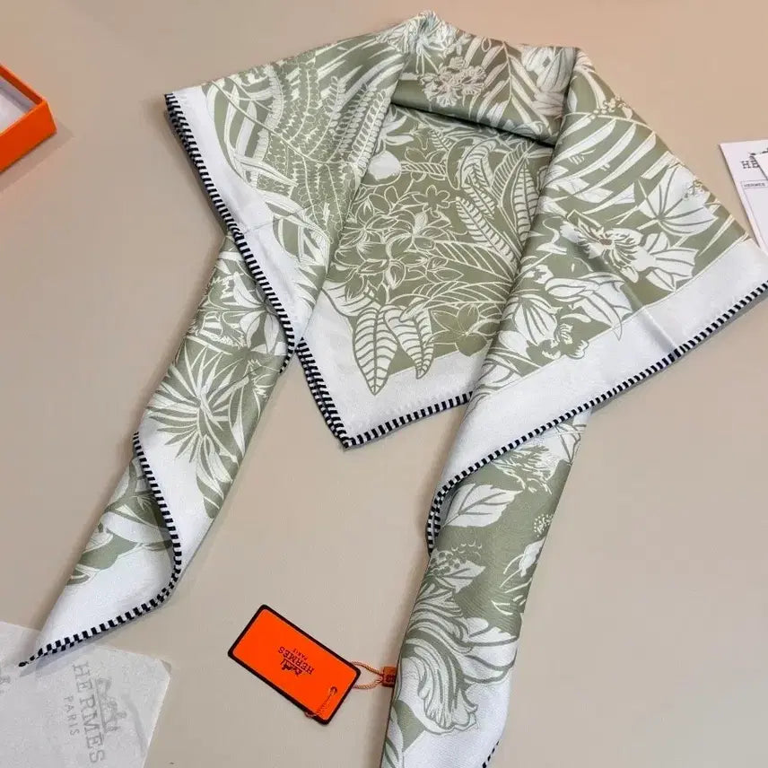 [BUNJANG] Hermes Jungle Design Green Scarf / 에르메스 패턴 스카프 그린 정글 디자인