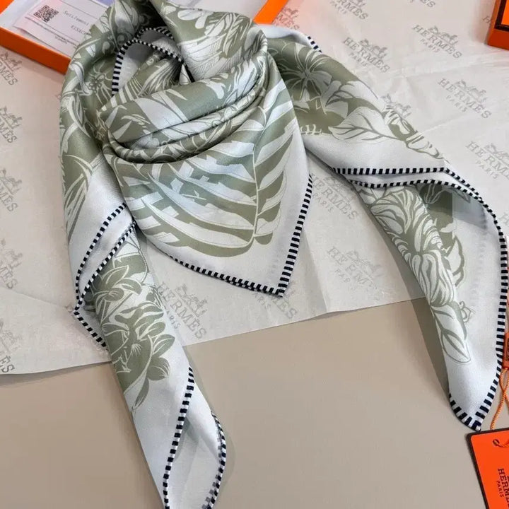 [BUNJANG] Hermes Jungle Design Green Scarf / 에르메스 패턴 스카프 그린 정글 디자인