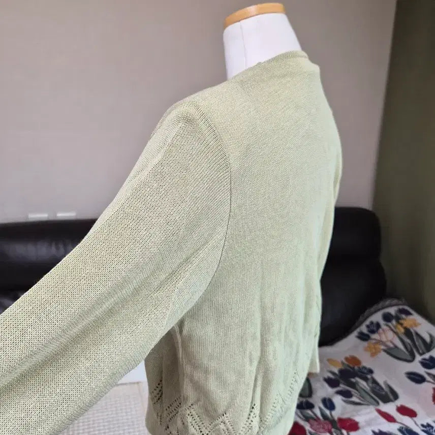 [BUNJANG] Embroidered Loose Fit Knit Jacket / 세련 자수디테일 루즈핏 니트자켓
