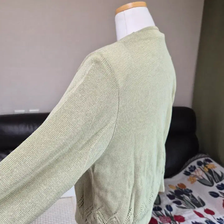 [BUNJANG] Embroidered Loose Fit Knit Jacket / 세련 자수디테일 루즈핏 니트자켓