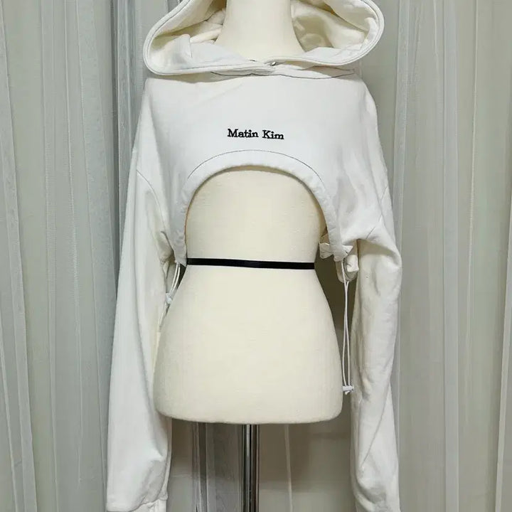 [BUNJANG] Matinkim Cropped Bolero Hoodie Ivory / 마뗑킴 크롭 볼레로 후드티 아이보리