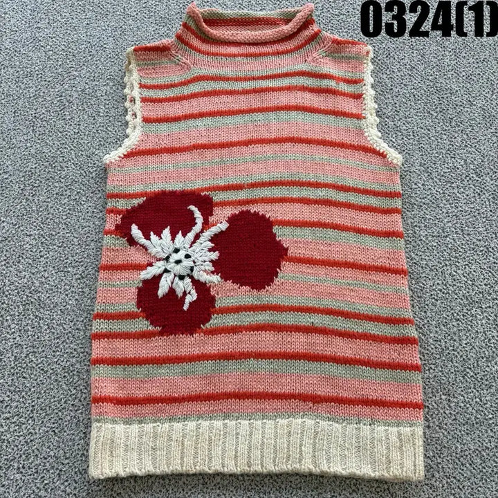 [SOLD OUT] 줄무늬 꽃 자수 니트 조끼 S