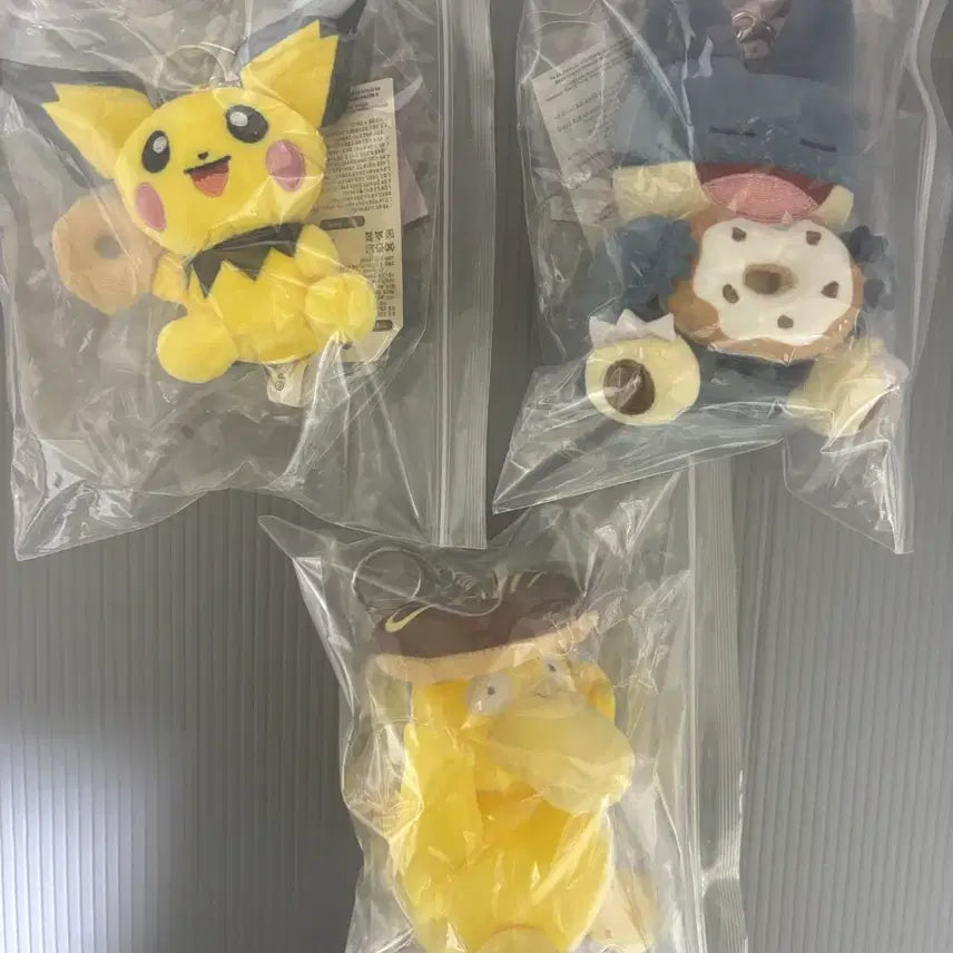 [BUNJANG] Krispy Kreme Pokemon Keyring Plush Bundle Set / (판매) 크리스피크림도넛 포켓몬 키링 인형 판매해요