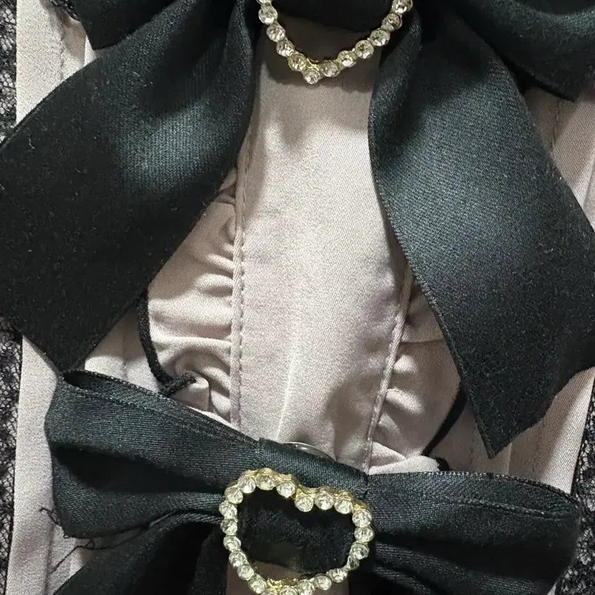[BUNJANG] Liz Lisa Ribbon Ruffle Blouse / 로지타 리본블라우스 러플블라우스어깨트임앙크루즈디마럽리즈리사시허니미셸