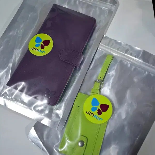 [BUNJANG] Jin Air Passport Holder and Luggage Tag Set / 진에어 여권지갑과 네임택 새제품 팝니다.