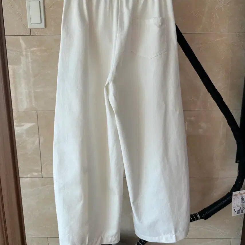 [SOLD OUT] 새상품) 어텀 라룸 배기커브진 아이보리